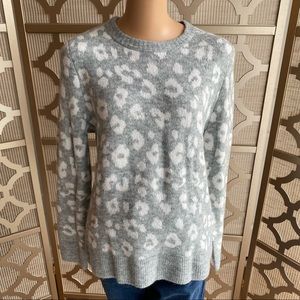 Old Navy. Large. Grey Leopard Print Sweater. BRAND NEW, NEVER WORN!